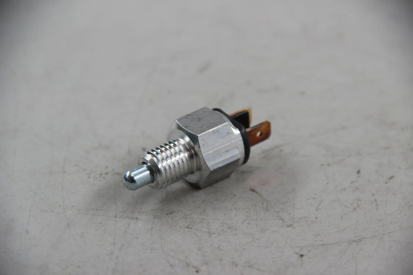 Original BMW E3 E9 E21 E30 E36 E12 E24 Rückfahrlichtschalter M12X1,5 23141354071