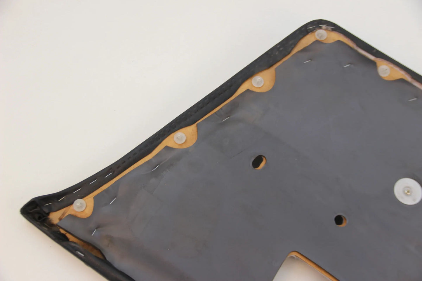 Original BMW E30 4-Türer Türverkleidung Türpappe Kunstleder vorne links
