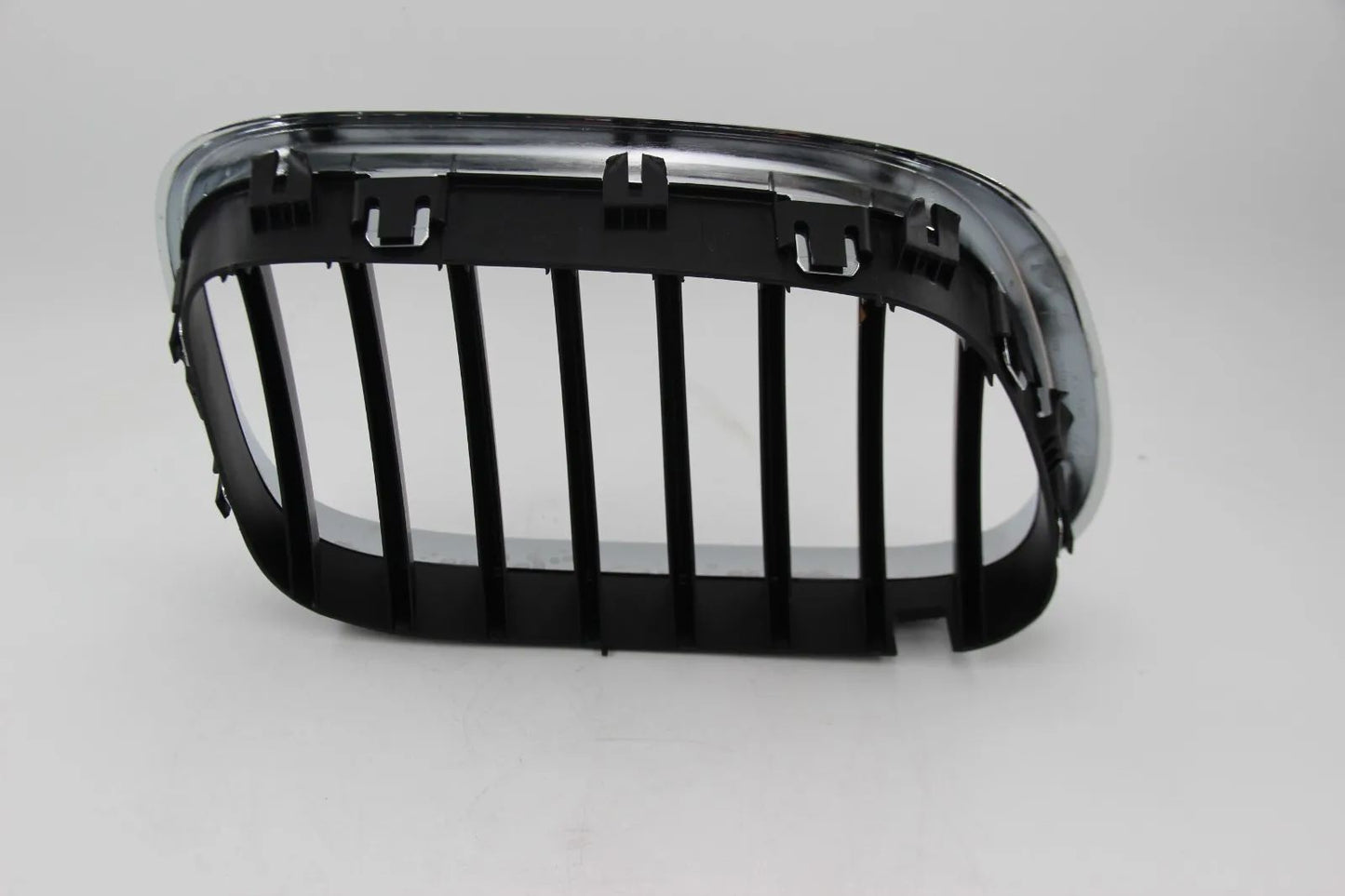 Original BMW E53 X5 3.0d-4.6is Ziergitter Front rechts Niere Grille 51138250052
