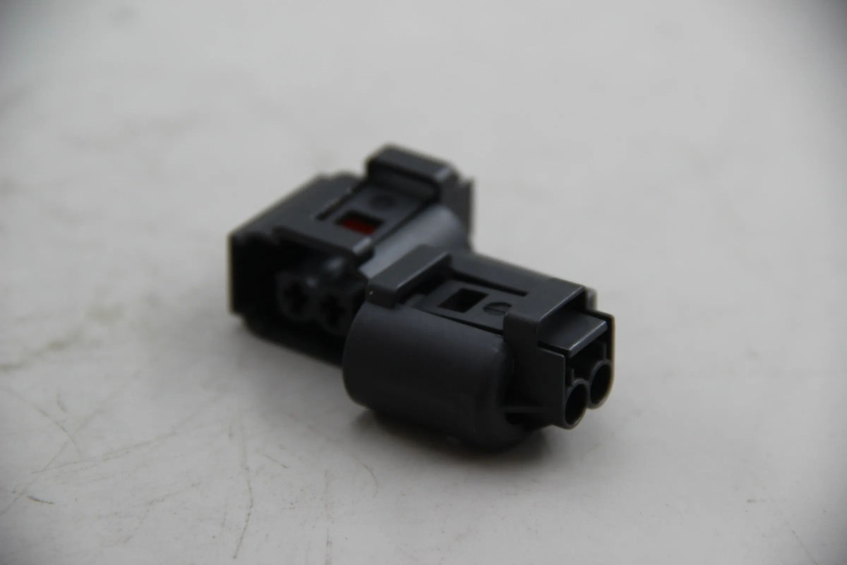 Original BMW E81 E88 E36 E93 2x Universal-Buchsengehäuse uncodiert 61138364520