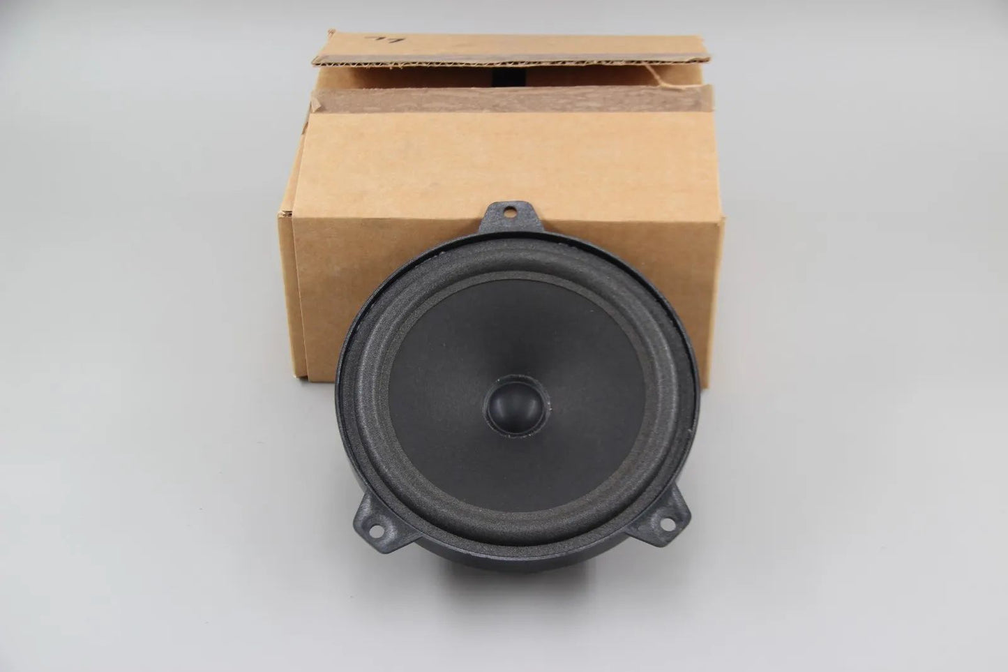 Original BMW E46 Breitbandlautsprecher Stereo System Soundsystem  65138368233