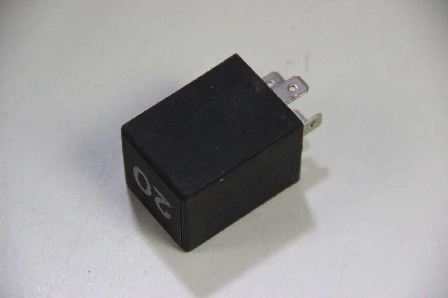 Original VW Audi Relais Relay Wischwaschinterval Heckscheibenwischer 171955529