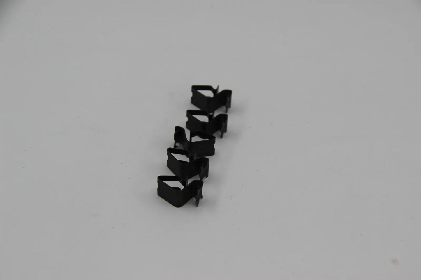 BMW E12 E28 E23 5er  7er 5x Klammer Clips Gitter Frontklappe Clip 51131819327