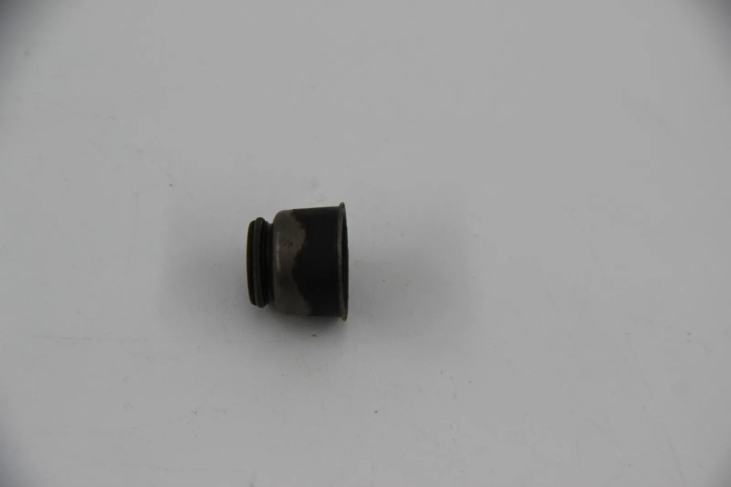 BMW E10 E3 E9 E21 E12 E24 Ventilschaftabdichtung NOS D=13,9mm 11341256556 Neu
