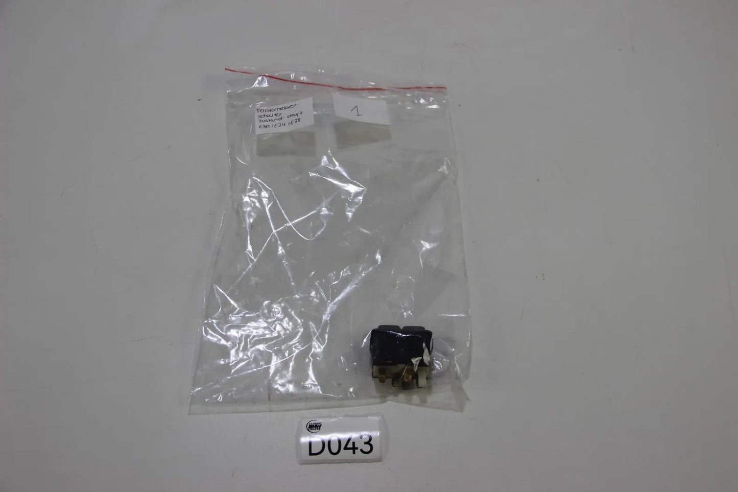 Original BMW E30 E24 E28 E23  Elektrischer Fensterheber Schalter 61311381205