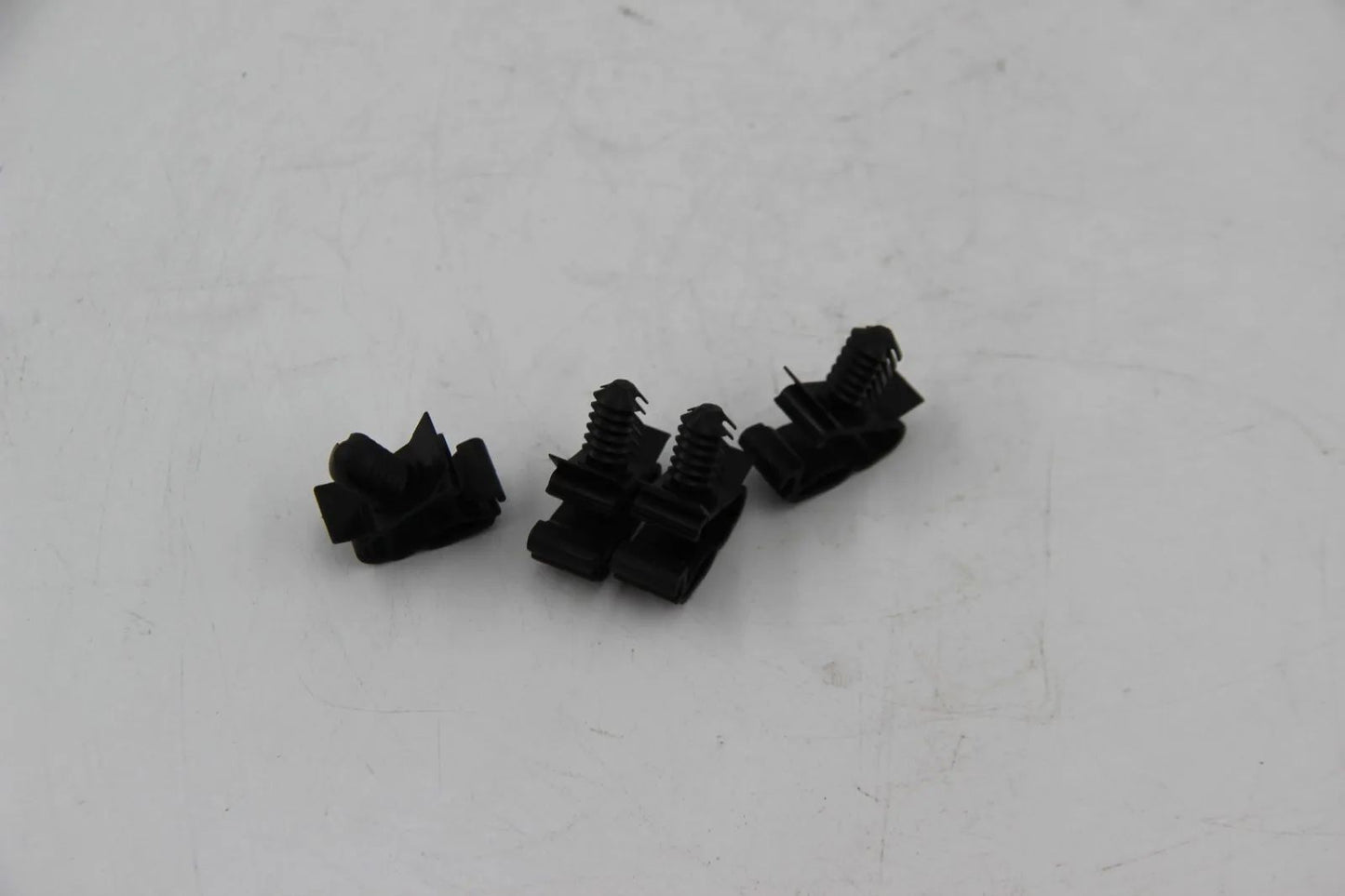 Original BMW E46 E90 E91 E92 E81 E82 Kabelclip Leitungshalter 4 Stk 34521164653