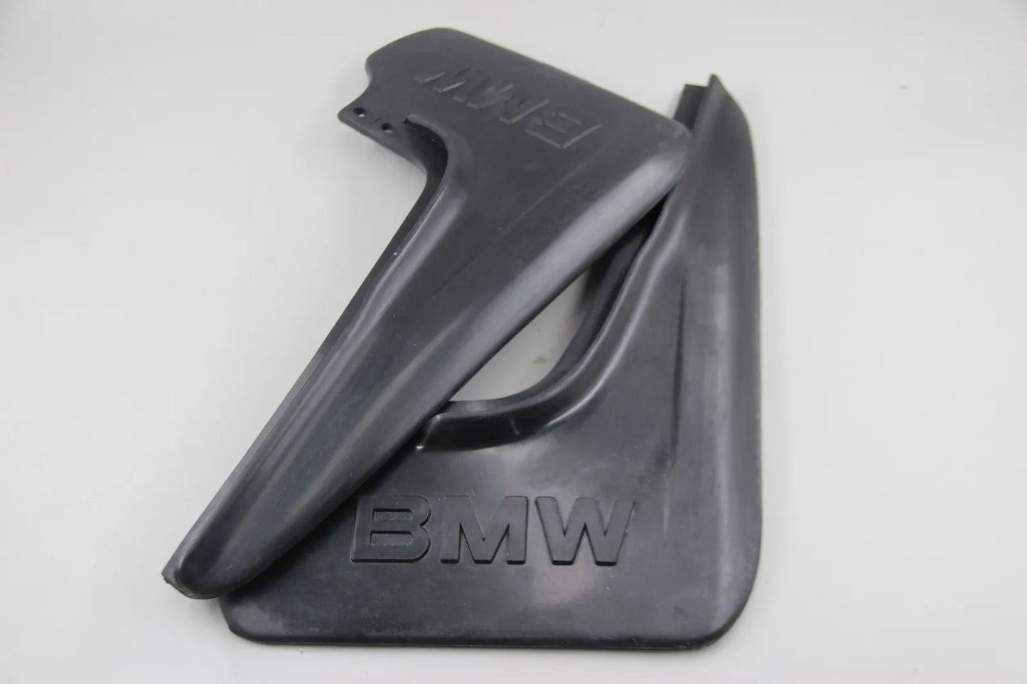 Original BMW E34 Limo/Touring Satz Schmutzfänger hinten NOS 72608102199