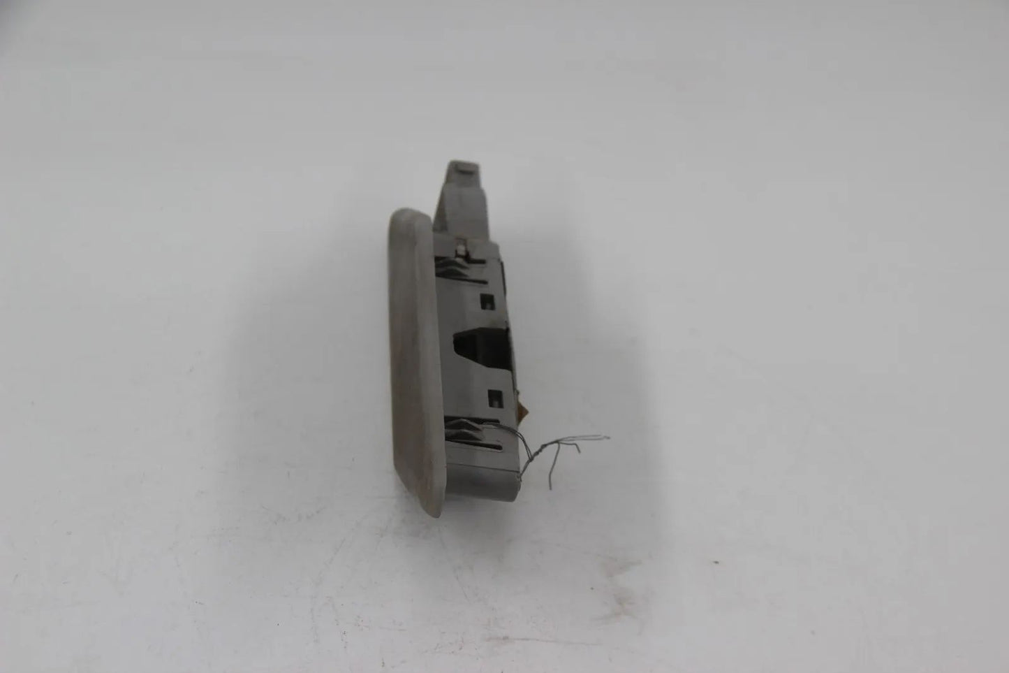 Original BMW E31 850Ci M70 850CSi S70 Innenleuchte hinten re PERL 63311387038