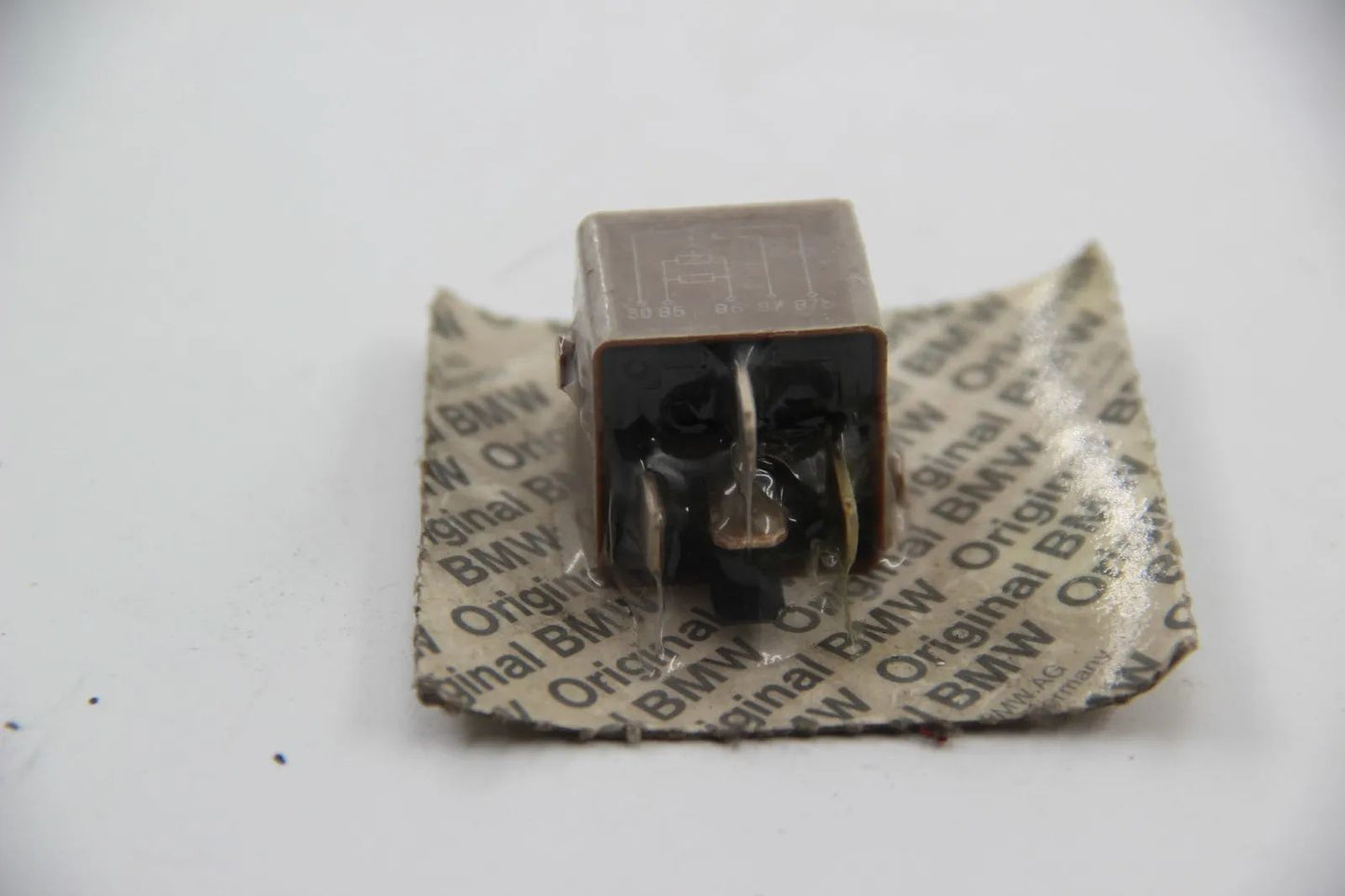 Original BMW E30 E46 E34 E31 E32 Relais Doppelschliesser schwarz  61361388364