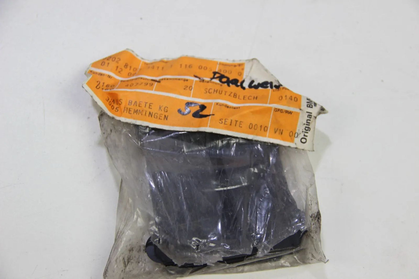 NEU Original BMW E10 E3 E12 E24 E23 Schutzblech Bremsbelag 34111116005 L+R