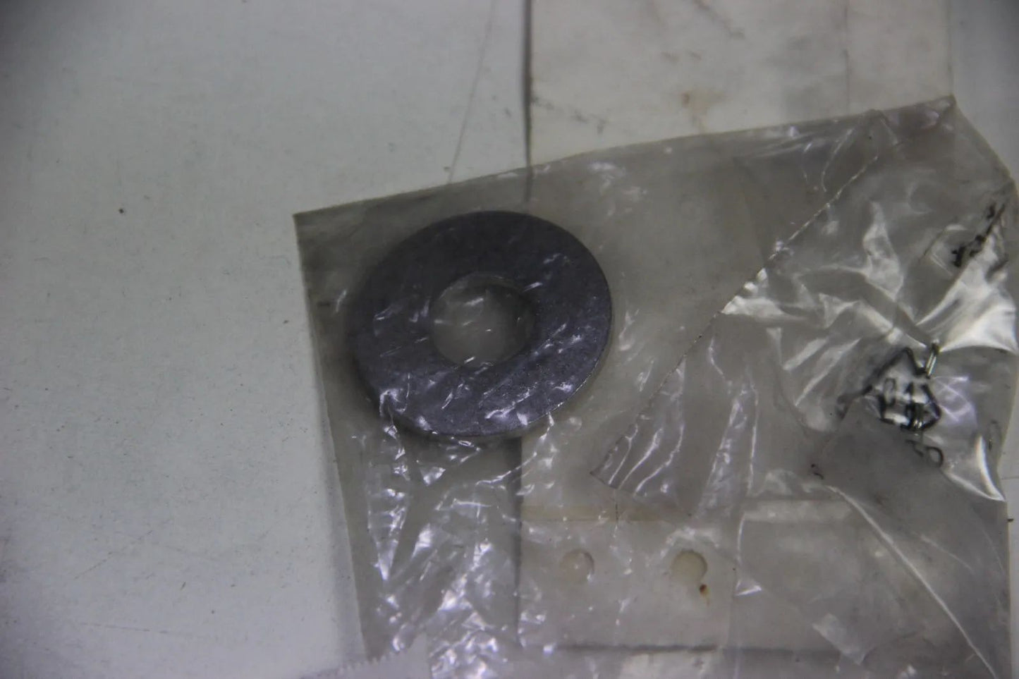 NEU Original BMW E36 320i 325i M3 E34 520i 525i Dichtscheibe 11611735736 Dichtun