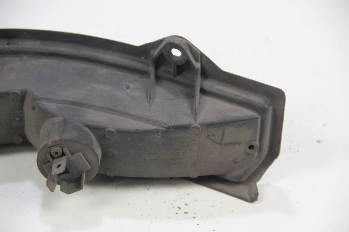 Original BMW E12 5er Blinker Halterung ohne Scheibe/Plastik Gehäuse links 23018