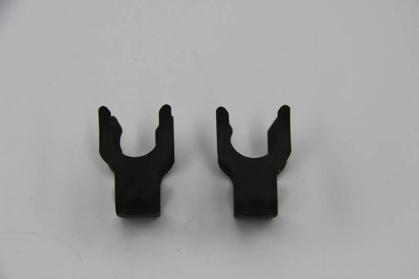 Original BMW E21 E30 E12 E28 E34 Z1 Klammer  Ventilsteuerung 2x  11331280933