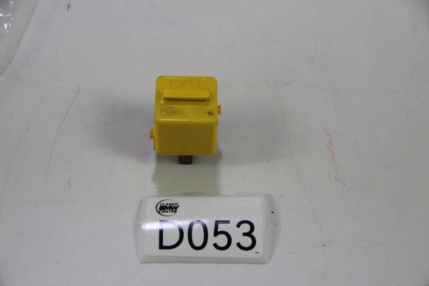 Original BMW E30 316i-325i M3 Relais gelb Relay yellow gelb Relais 1376301