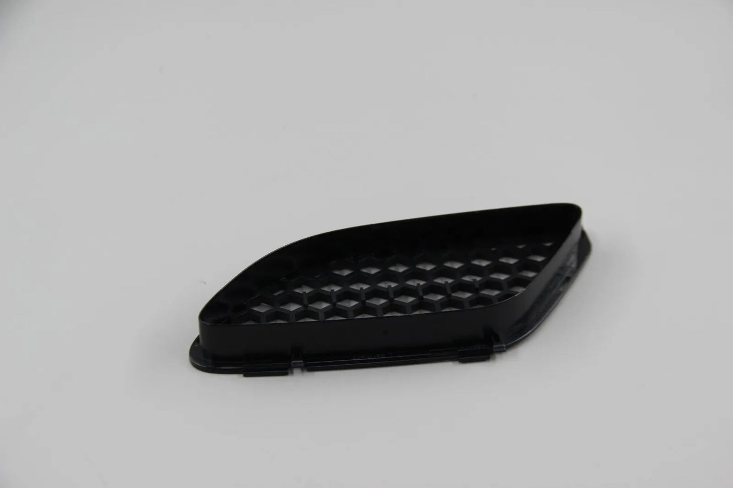 Original BMW E90 E92 E93 Ziergitter Frontklappe links 51768041985