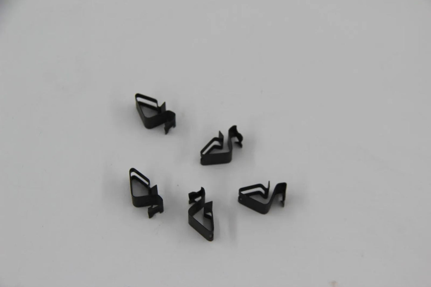 BMW E12 E28 E23 5er  7er 5x Klammer Clips Gitter Frontklappe Clip 51131819327