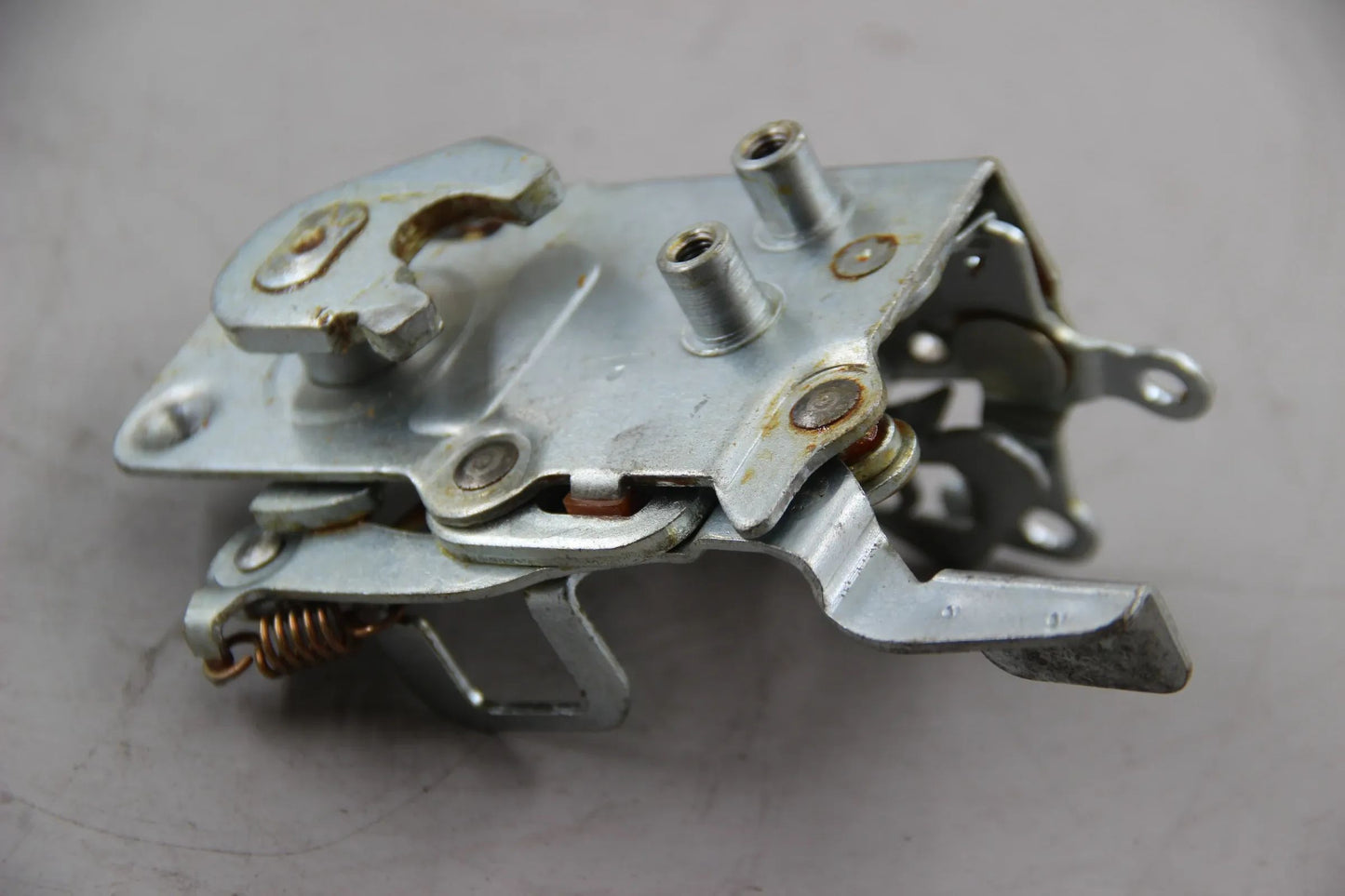 Original BMW E12 518 520 525 528 520i 530i Schloss vorne rechts 51211823602