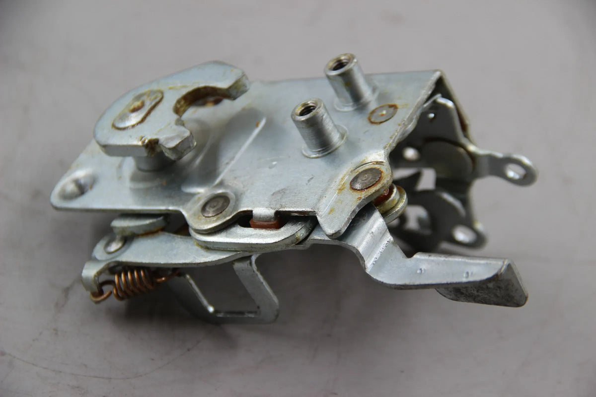 Original BMW E12 518 520 525 528 520i 530i Schloss vorne rechts 51211823602