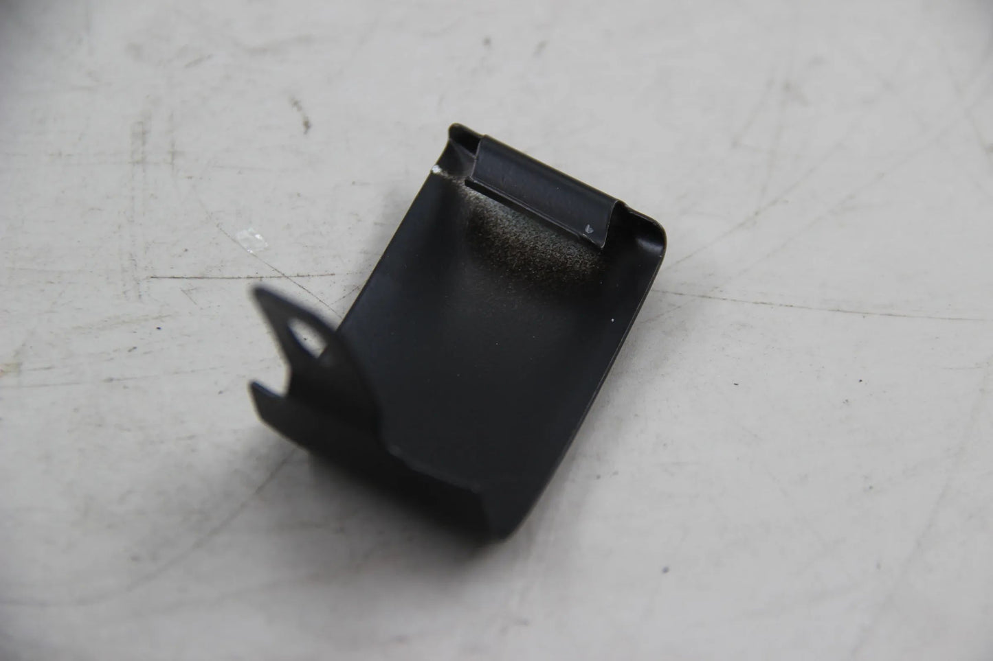 Original BMW E30 316 318i 320i 323i 325i Blende grundiert links 51111959887