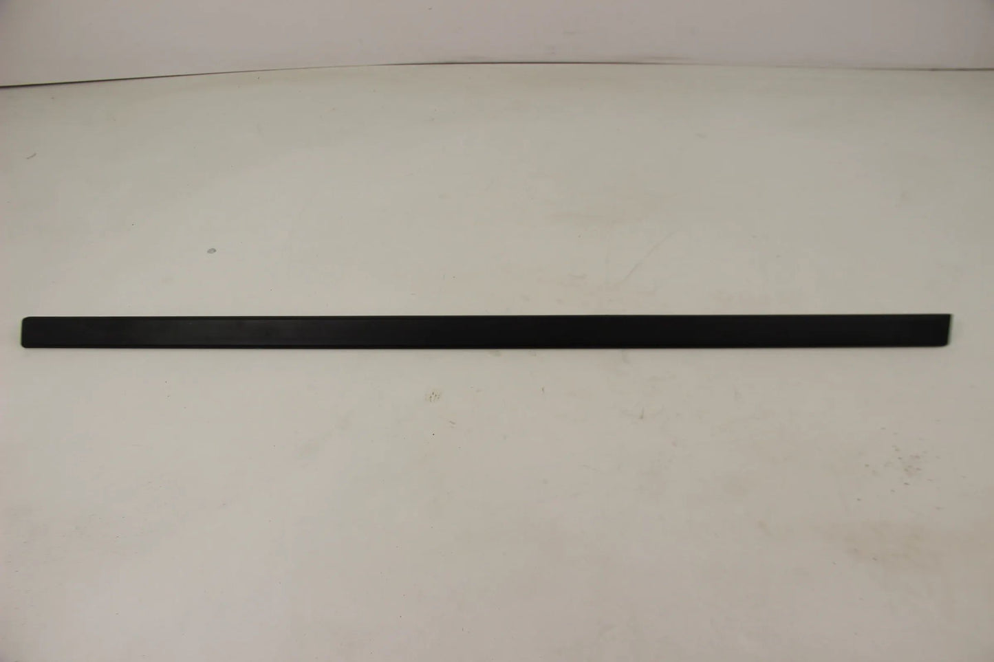 Original BMW E39 520i-540i M5 Stossleiste Tür vorne rechts schwarz 51138159296