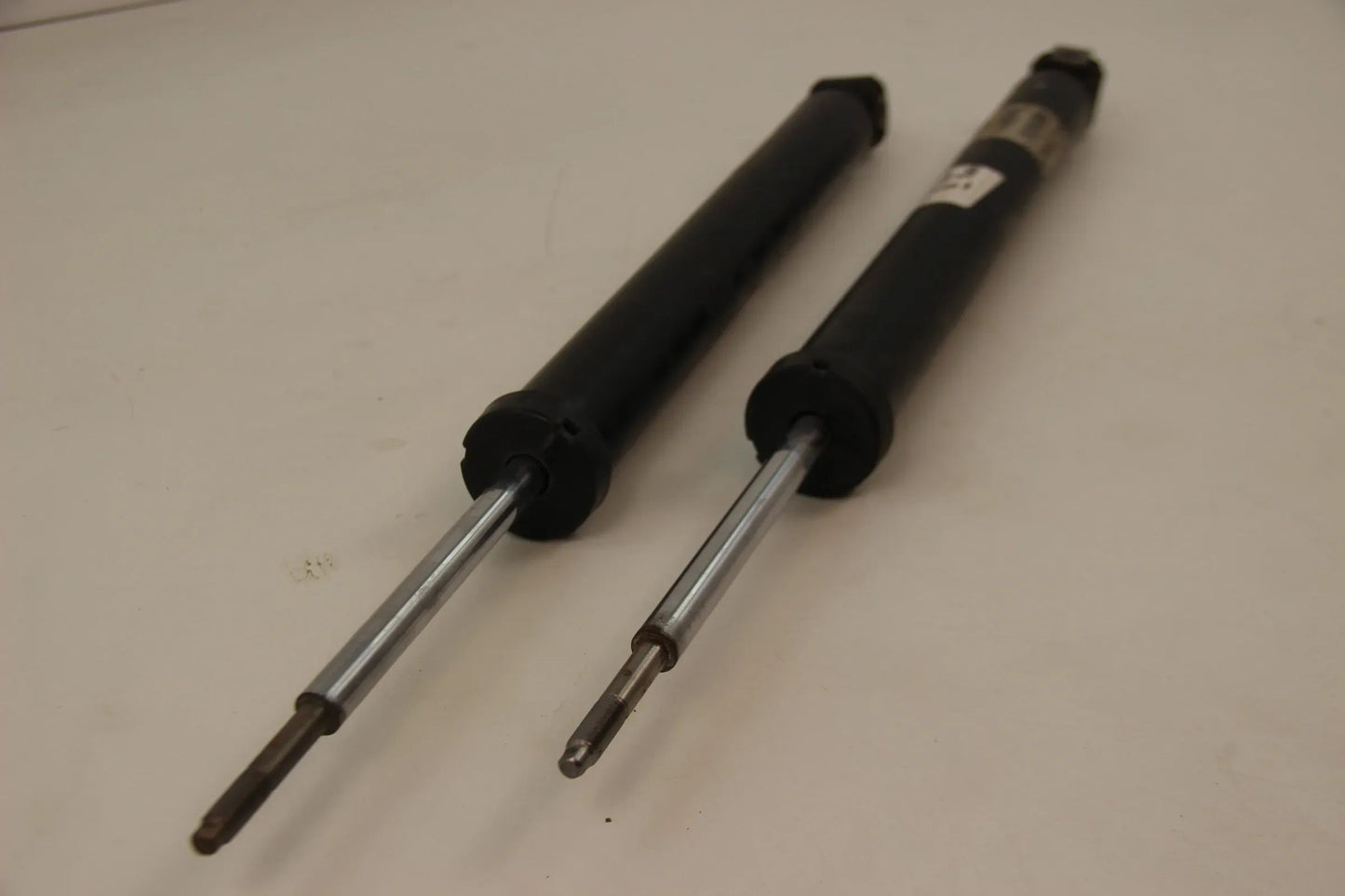 Original BMW E83 X3 3.0d 2x Stossdämpfer hinten SACHS 33503413789 33503413790