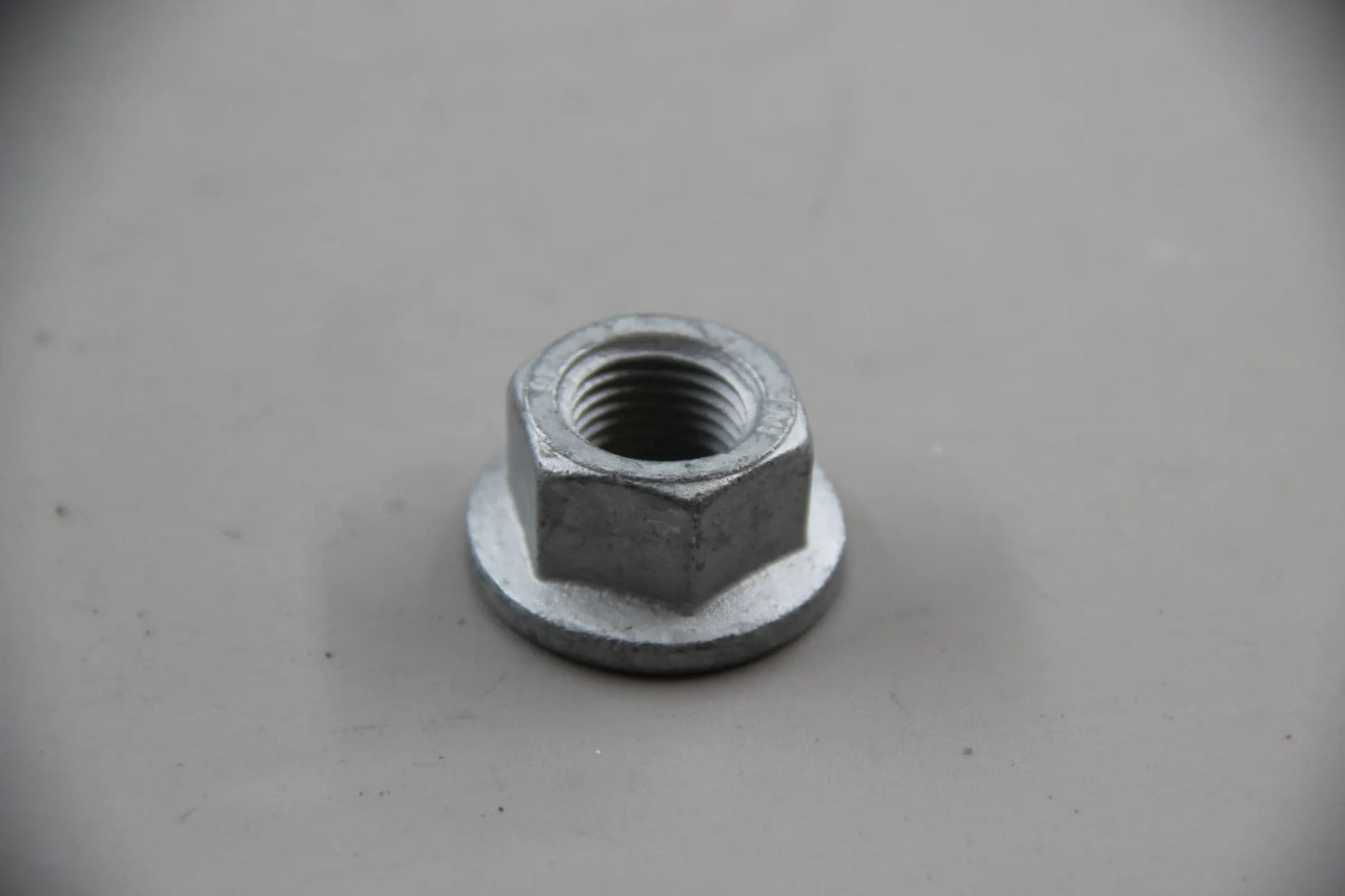 Original BMW E81 E87 E90 Bundmutter selbstsichernd M14X1,5-10 ZNS 31121092110