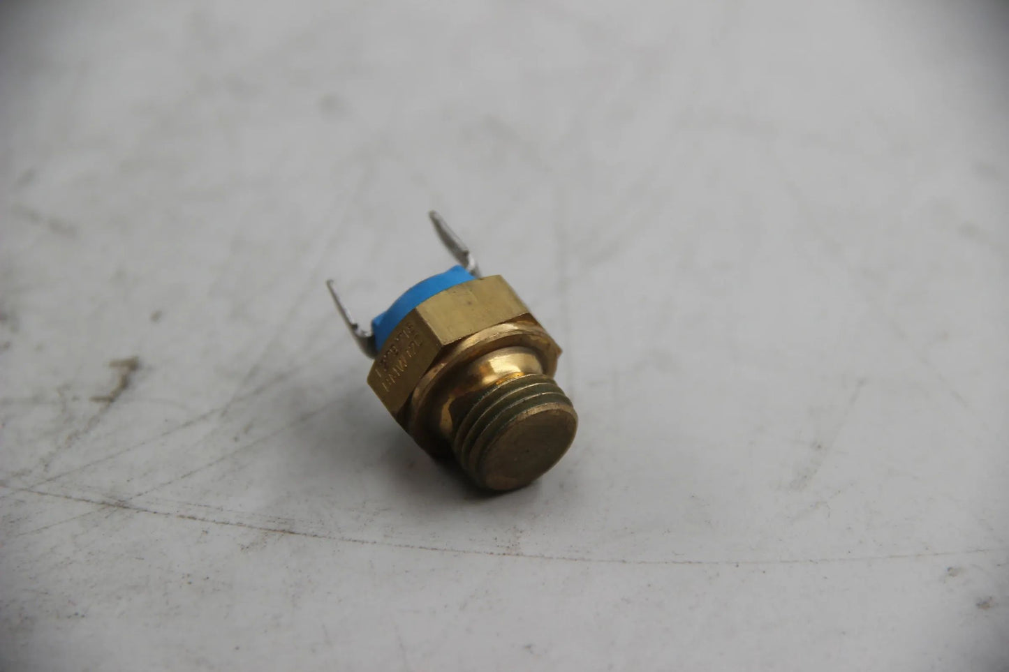 Original BMW E21 E30 318i E12 E28 Temperaturschalter 17CEL NOS NLA 12631279721