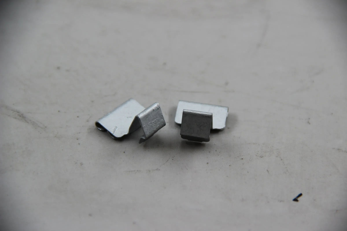 Original BMW E60 525d 530d 530xd 535d E61 525d 530d E83 2x Clip 12517799868
