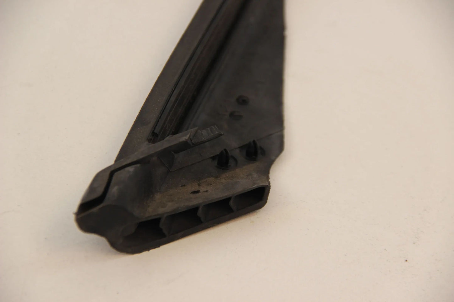 Original BMW E39 Dichtung Türfuge Dachrahmen vorne links NOS NLA 51218254529