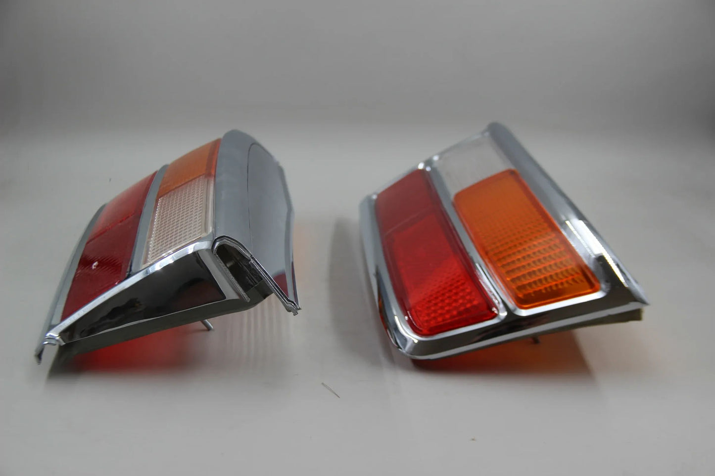 Original BMW NK 1800 2000 Lichtscheibe R + L chrom mit Chromleiste, Dichtung NOS NLA 8754115 8754116 / 24702 / 224701