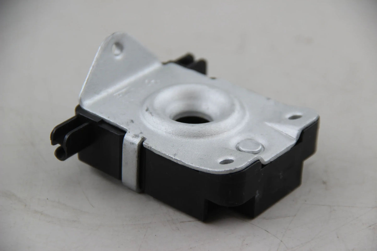 Original BMW E46 316i-330i E39 E53 E52 Frontklappenschloss Unterteil 51238203859
