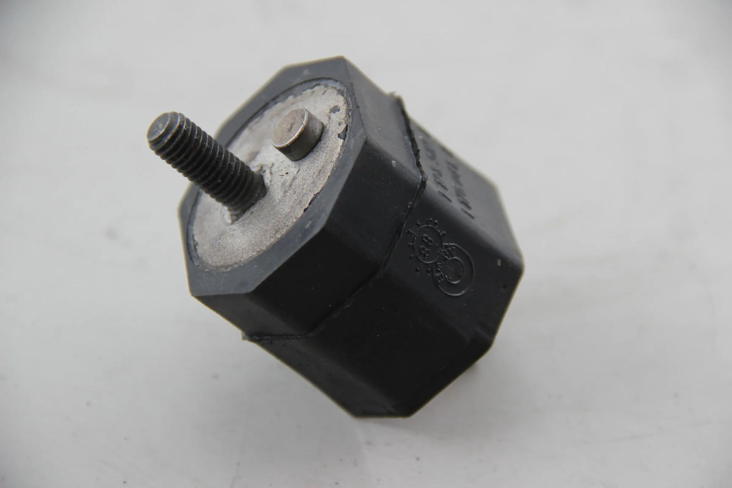 Original BMW E30 316 316i 318i E28 518i-535i E24 628CSi Gummilager 23711176041