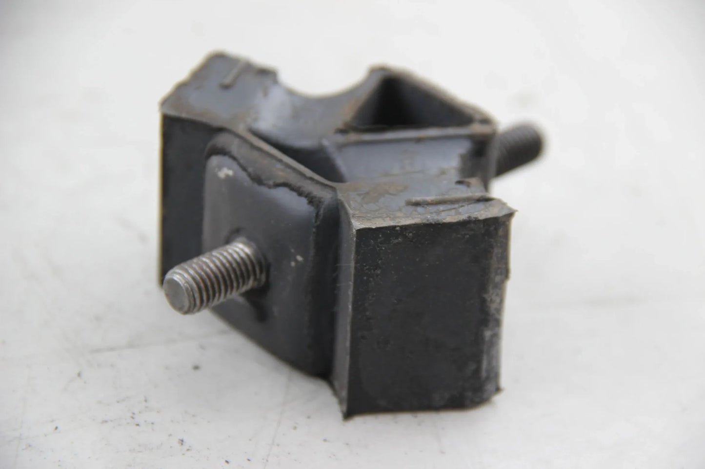 Original BMW E34 5er 520i M50 Gummilager 23701138413