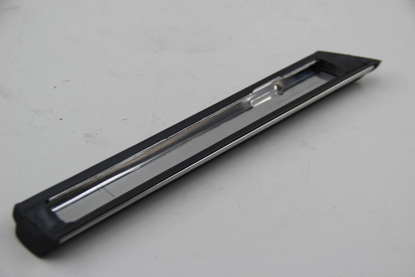 Original BMW E10 1502 2000 2002 Stossleiste Seitenwand vorn rechts 51131814686