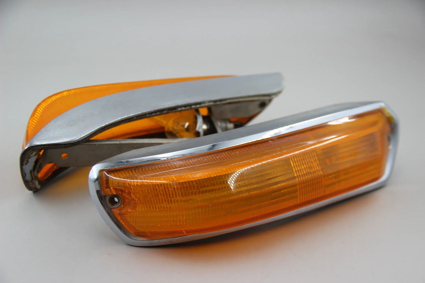 Original BMW E10 Blinker links + rechts USA K22704 USA 231210R 231209L