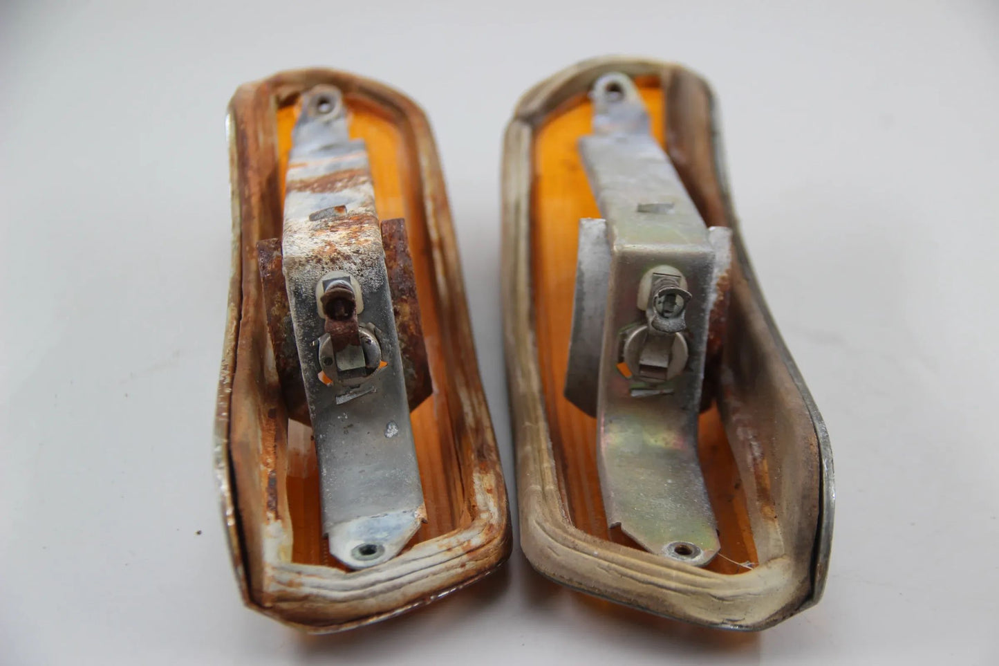 Orig BMW E10 1502 1600 2000 2002 ti Blinker rechts + links 63138454102 8454103