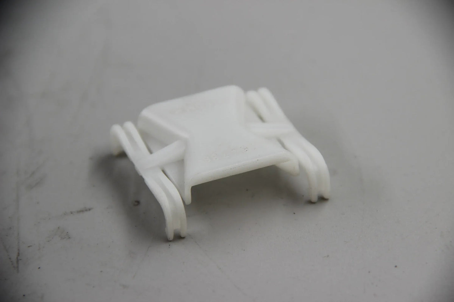 Original BMW E39 520i 523i 525i-540i M5 E38 728i-750i L7 Clip 51328164788