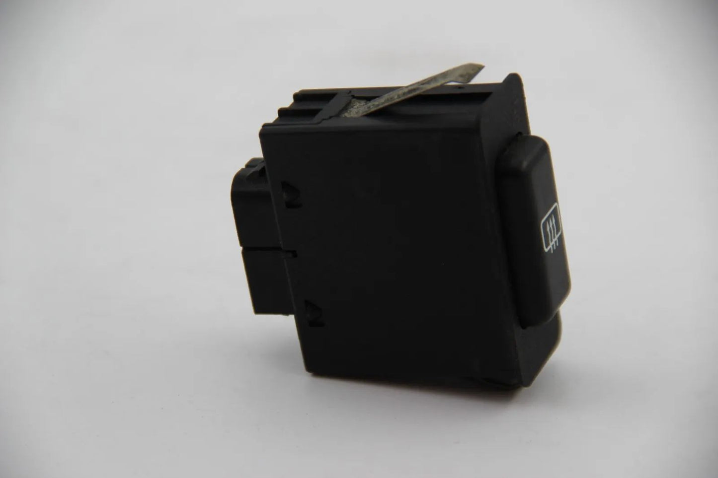 Original BMW E34 5er 518i-540i M5 Schalter Heizbare Heckscheibe NOS 61311384480