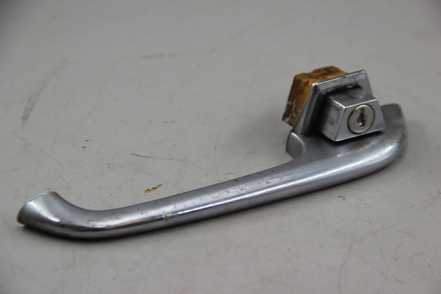 Original BMW E10 2002 ti tii turbo Verschluss rechts Türgriff Griff 51216442101