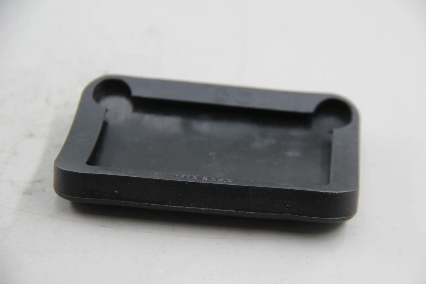 Original BMW E30 E28 E34 E24 E23 E32 E31 Pedalüberzug B=108MM 35211113906