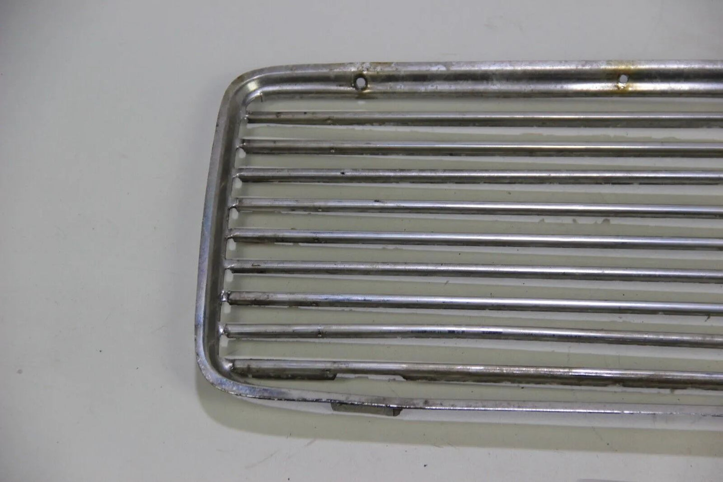 BMW E10 1502 1602 1802 2002  Ziergitter vorne Chrom Links Zierleiste OEM