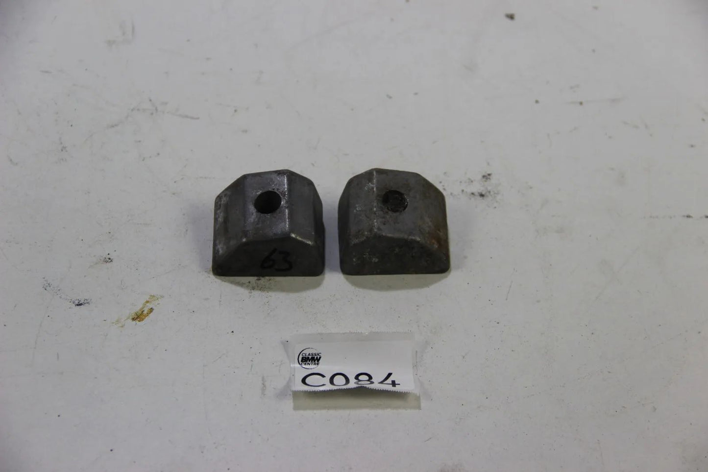 BMW E3 2500-3.0Si Stoßstangenhorn gegenstück Horn vorne links rechts NOS