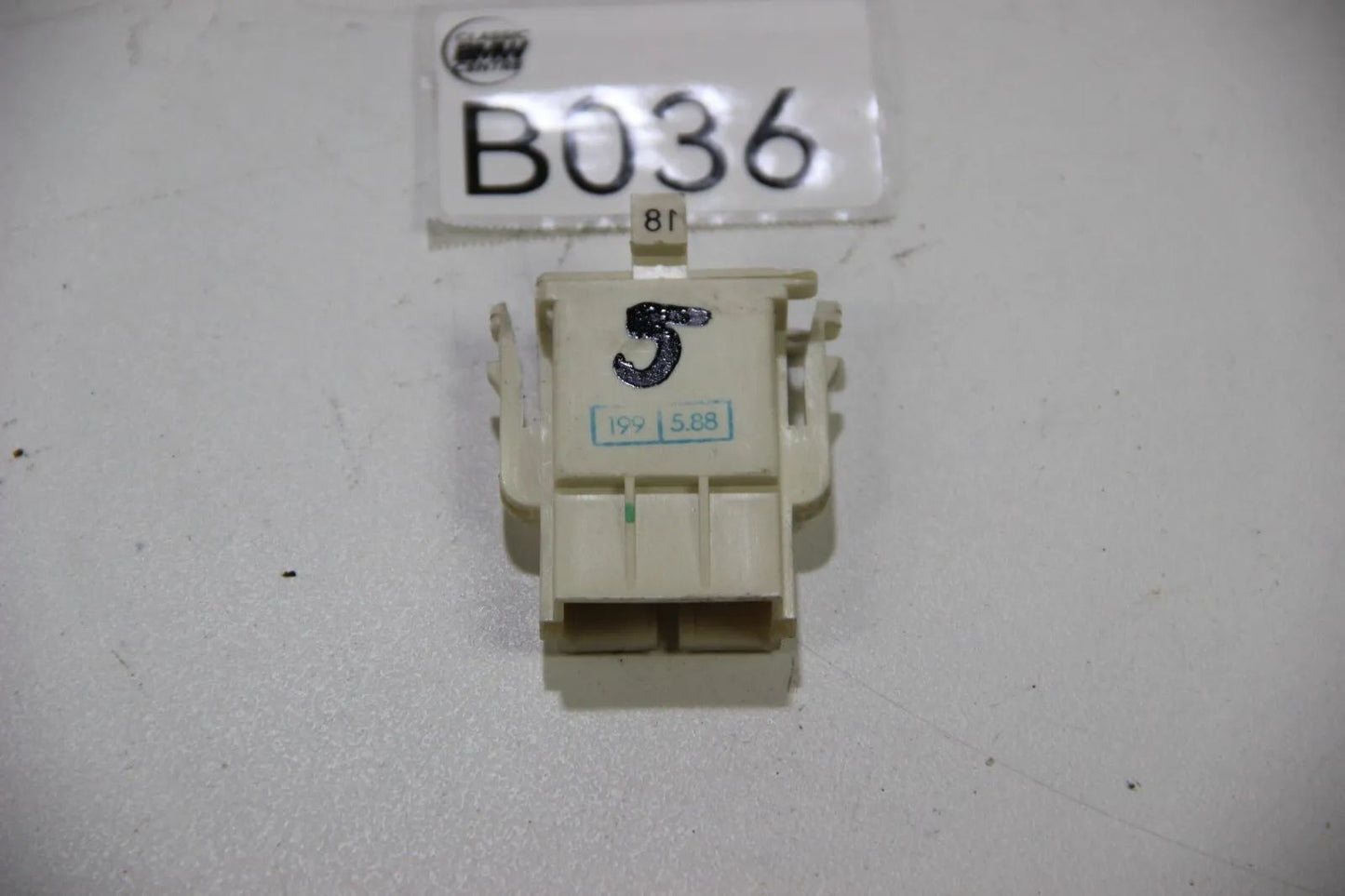 Original BMW E30 316i 318i M40 Kodierstecker Nr. 18 Codierstecker 1385364