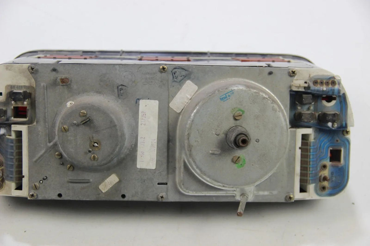 Original BMW E21 3er 315 318 320	Kombiinstrument tacho Quartz Uhr	1366233