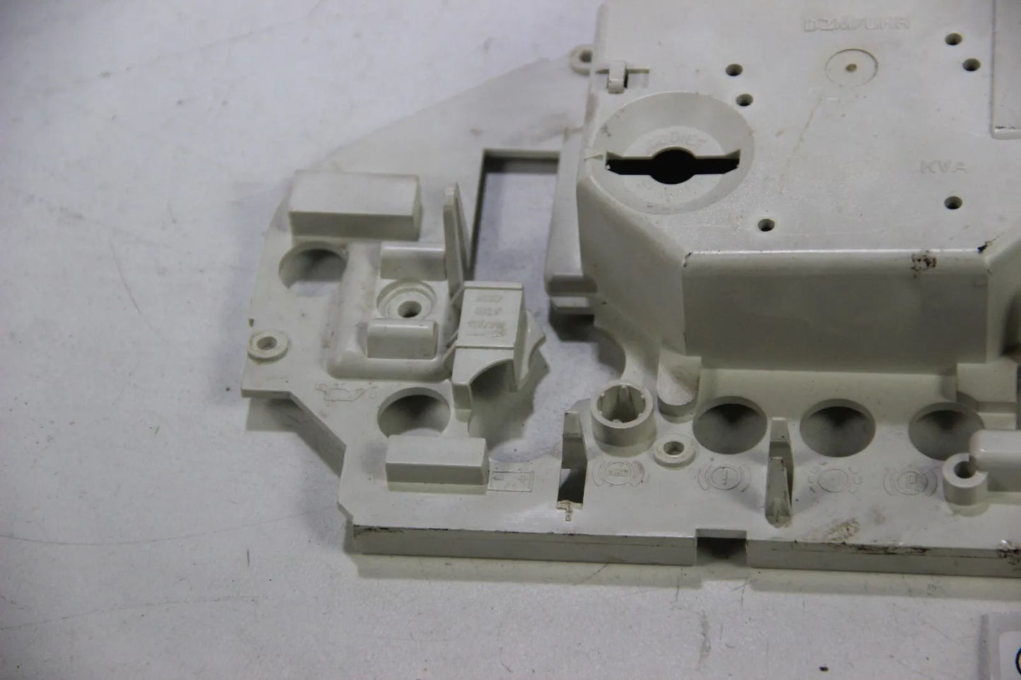 Original BMW E30 316i-325i 325e M3 	Kombiinstrument Rückplatte Weiß	1377373