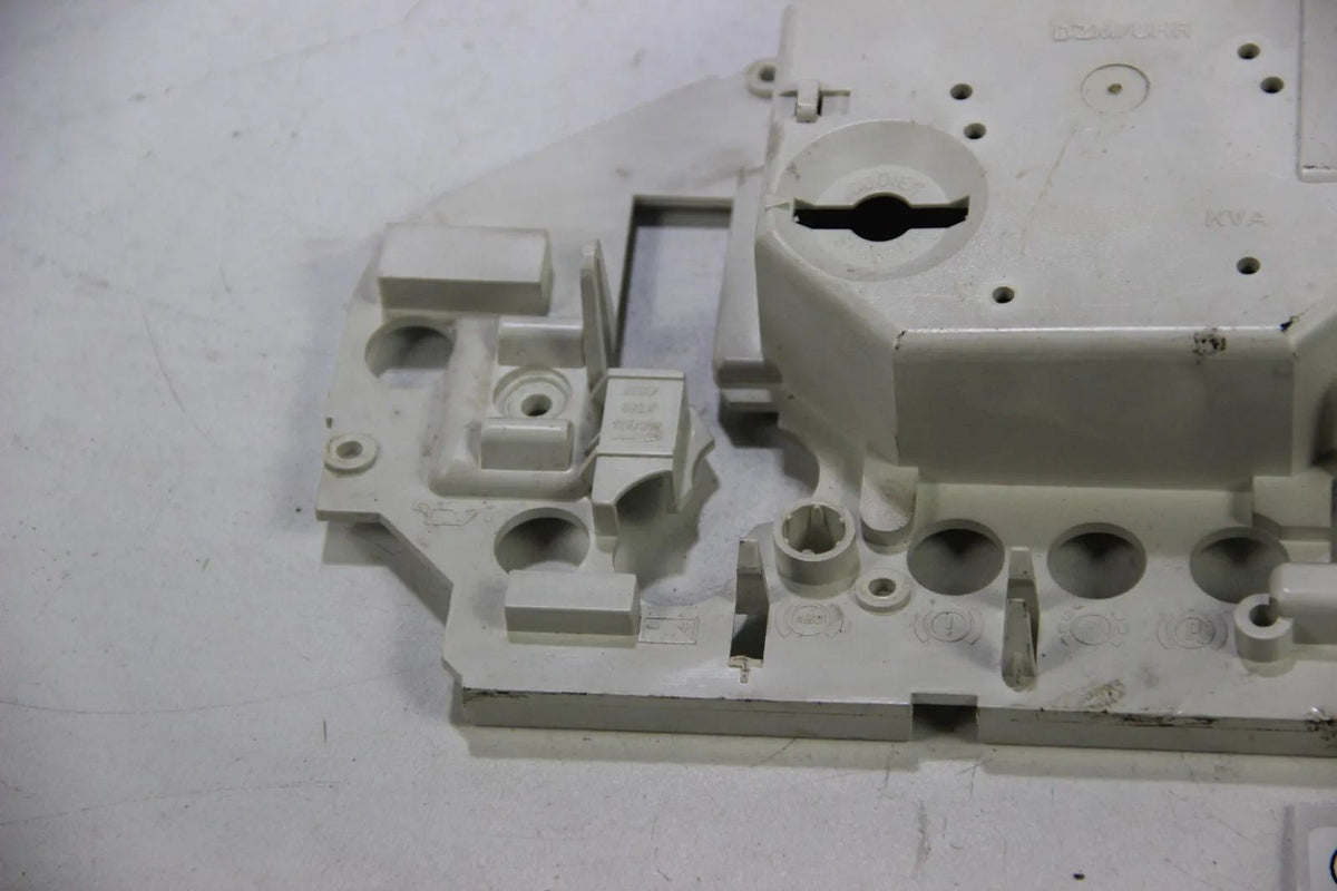 Original BMW E30 316i-325i 325e M3 	Kombiinstrument Rückplatte Weiß	1377373