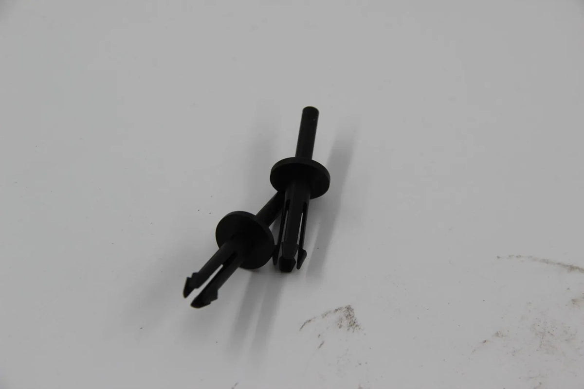 Original BMW E30 E34 Spreizniet Ansauggeräsuchdämpfer 2 Stk. 13711721597