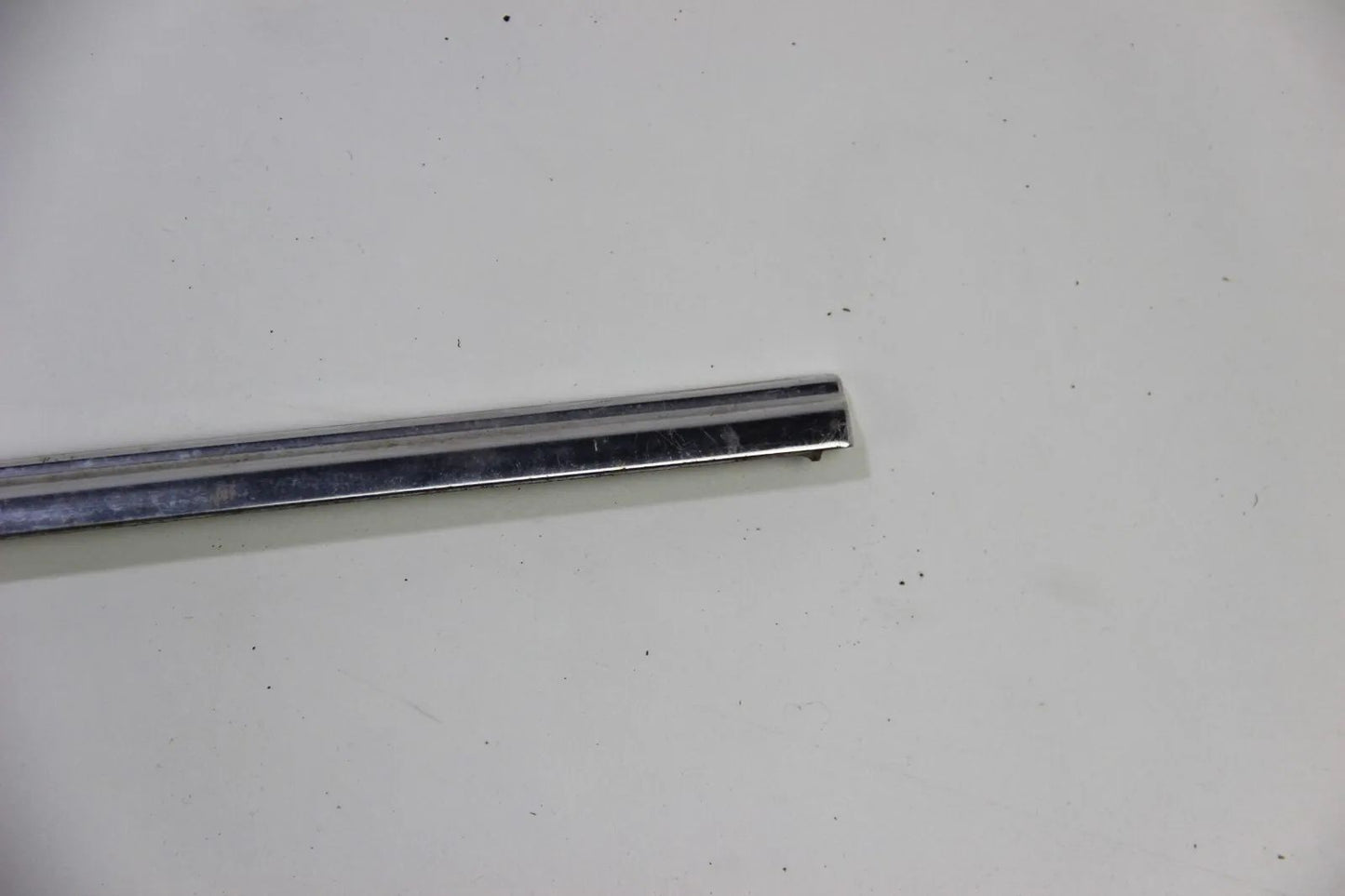 Original BMW E28 Schachtleiste Chrom vorne links Brustleiste 1880545 Chrome trim