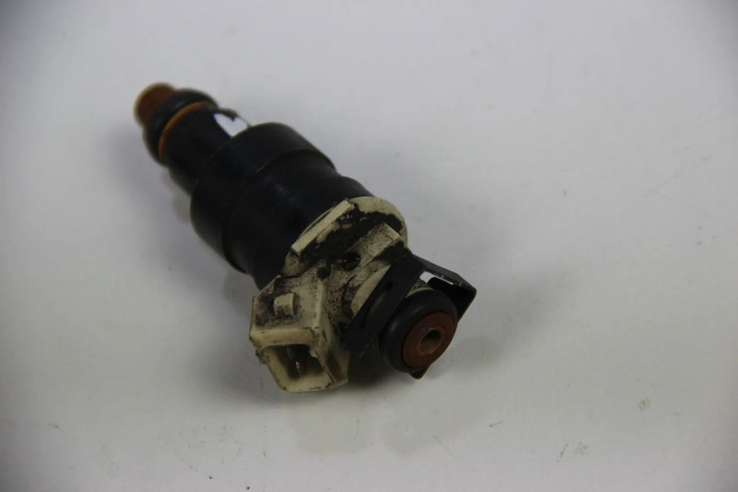 Original BMW E28 E30 320i 520i M20 Injektor Injector Einspritzventil 0280150208