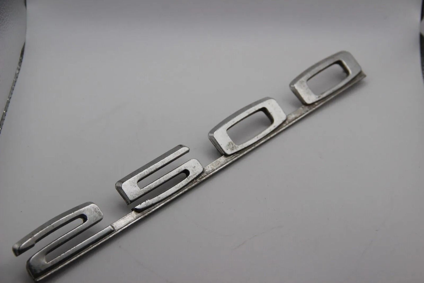 Original BMW E9 E3 2500 Modellbezeichnung Emblem Badge Schriftzug Typenschild